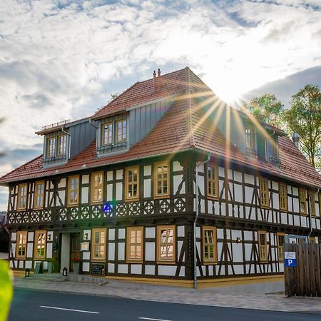 Отель Teutsche Schule Schleusingen Экстерьер фото