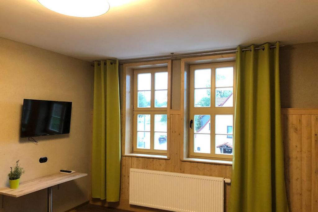Отель Teutsche Schule Schleusingen Экстерьер фото